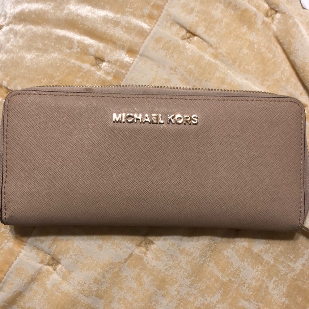 Michael Kors Continental Wallet